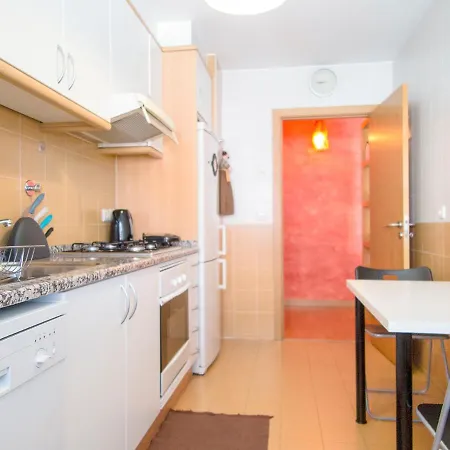 Lisboner Great Family Apt With Garage ליסבון